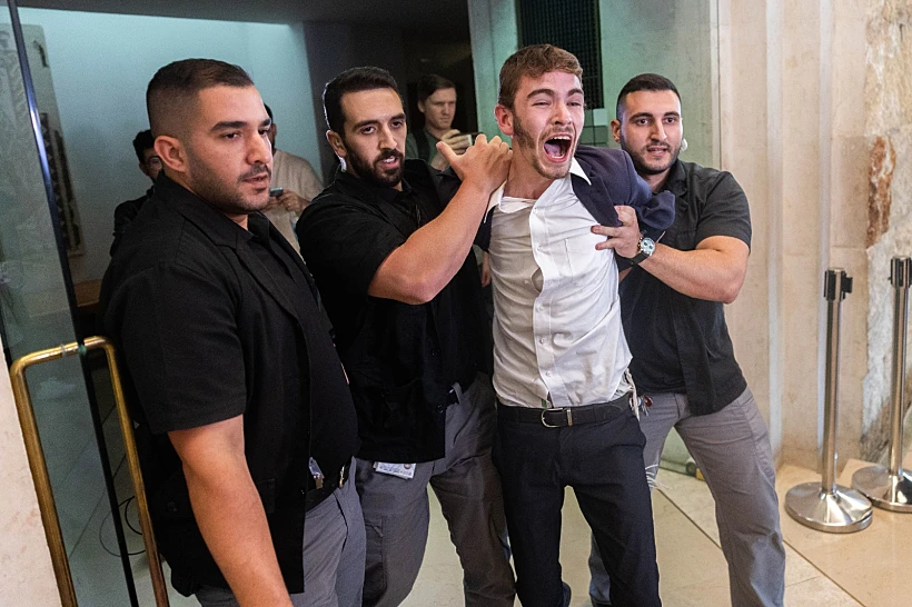 מהומה בבג"ץ בנושא אכיפת חוק הגיוס