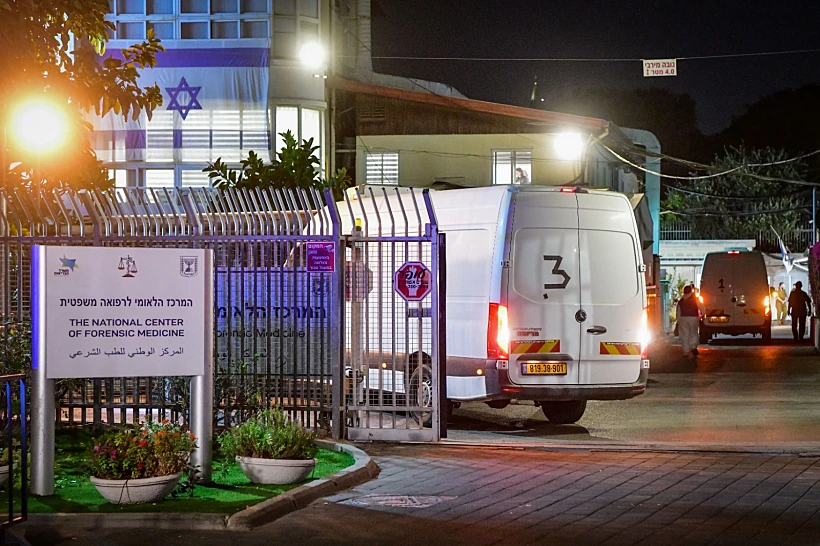 ארונותיהם של עמירם קופר וסהר ברוך מגיעים למכון לרפואה משפטית באבו כביר