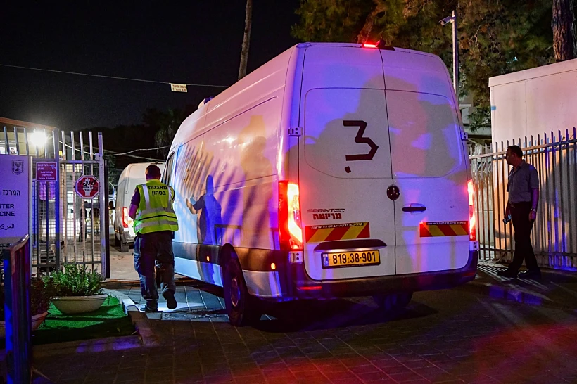 ארונותיהם של עמירם קופר וסהר ברוך מגיעים למכון לרפואה משפטית באבו כביר