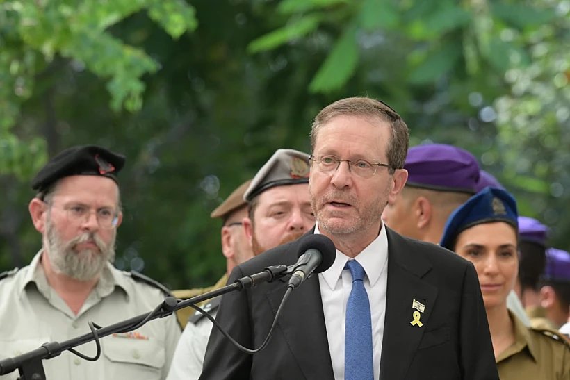 הנשיא הרצוג בהלווית אסף חממי