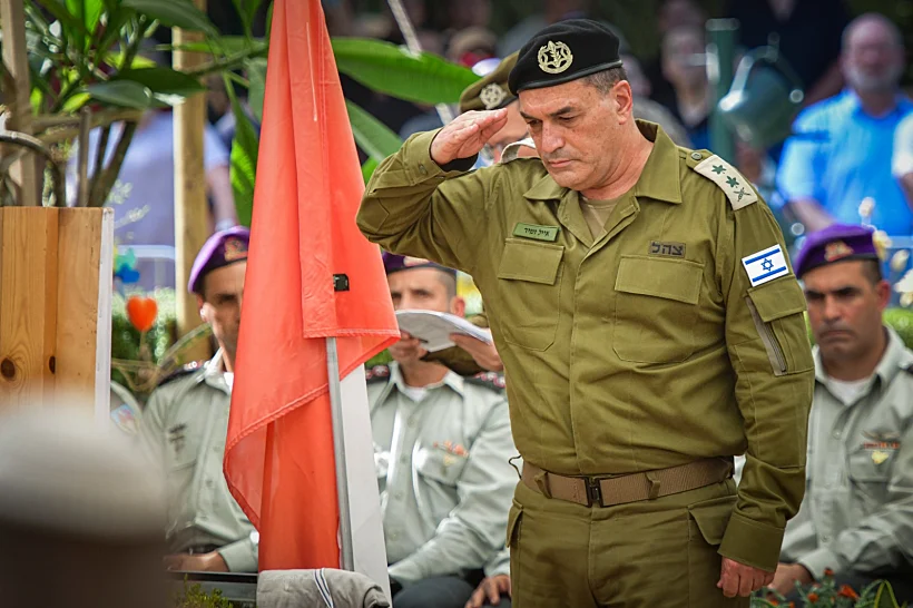 הרמטכ"ל אייל זמיר בהלווייתו של אל"מ אסף חממי
