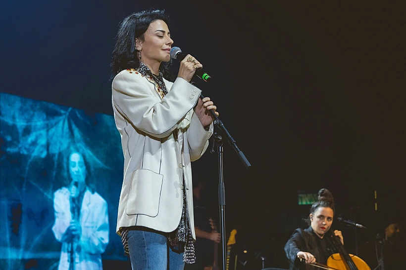 נינט טייב במופע המחווה לחוה אלברשטיין