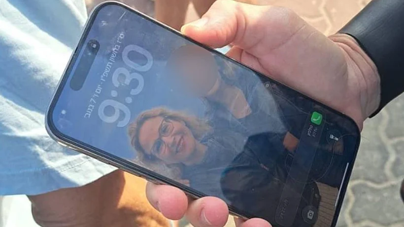 פצ"רית יפעת תומר-ירושלמי, הטלפון שאותר בחוף הים