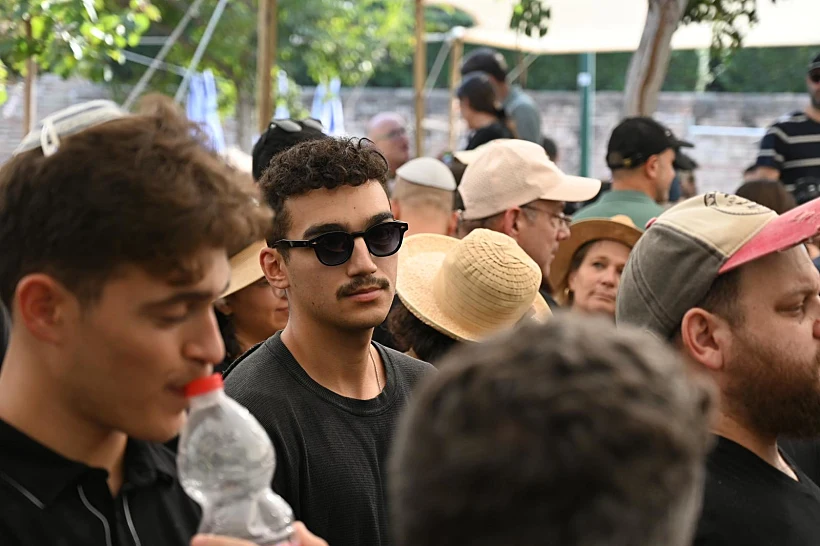 עידן אלכנסדר בהלווייתו של סרן עומר נאוטרה