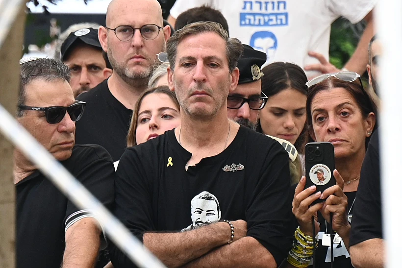 רובי חן בהלווייתו של סגן הדר גולדין