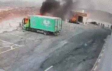 תיעוד הצתת הרכוש במפעל הפלסטיני בגדה