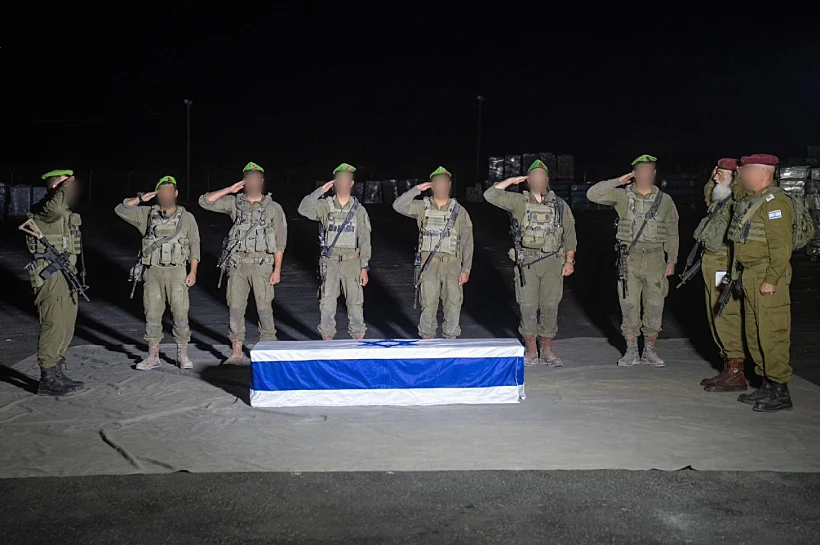 הארון של מני גודארד במעמד הצבאי עם השבתו לישראל