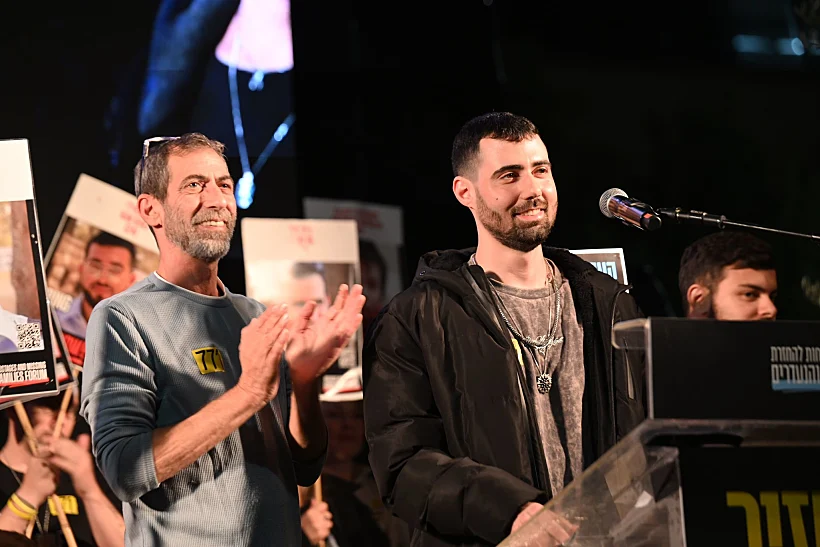 גיא גלבוע-דלאל בכיכר החטופים