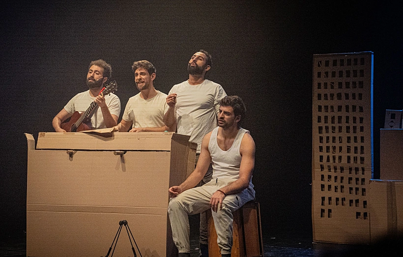 מתוך המחזה "סוף תרנגול"