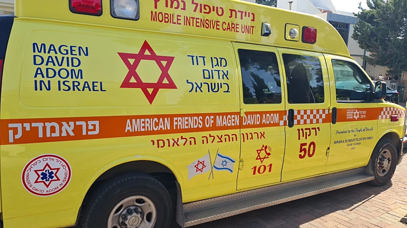 אמבולנס בזירת התאונה במושב שער אפרים שבשרון