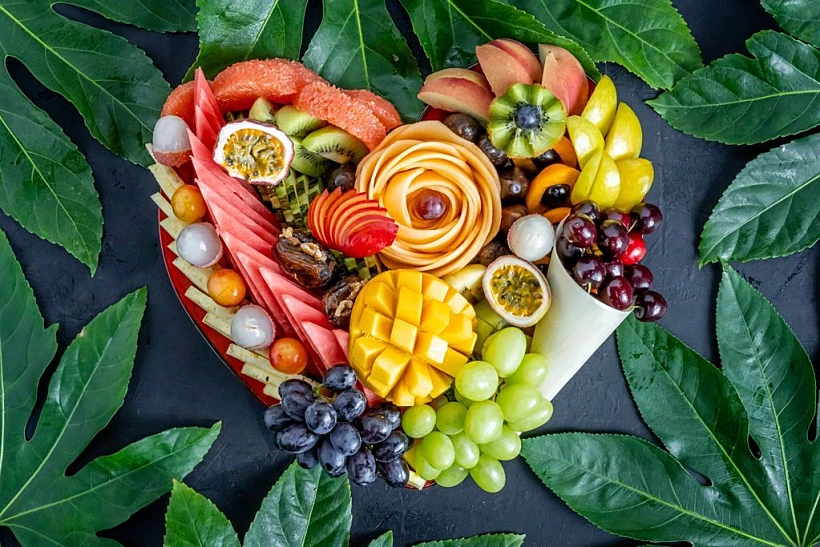 מגש פירות בצורת לב