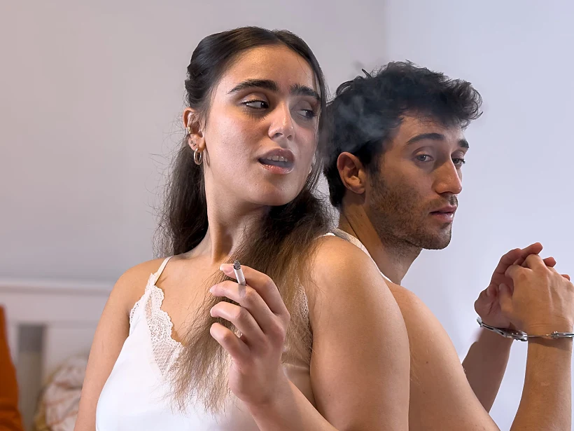 "אחת מתוך שניים"