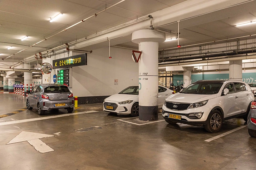 חניון תת-קרקעי בקניון ראשונים בראשון לציון