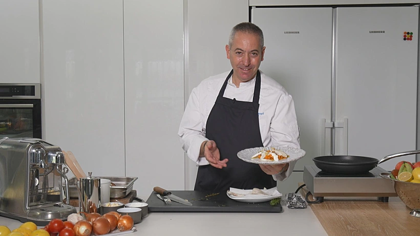 שף גולן ישראלי בצילומי התוכנית "משחיק השף עד 100 ש"ח"