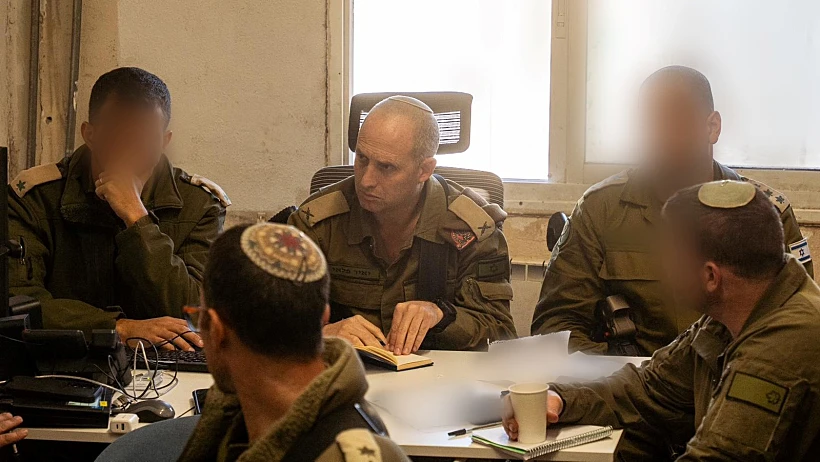 מפקד אוגדה 210 תת-אלוף יאיר פלאי בהערכת מצב אחרי ההיתקלות בדרום סוריה