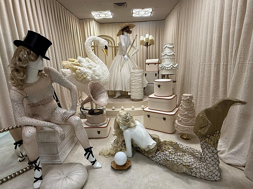 יצירה של חי דורני מתוך התערוכה "THE SPARK"