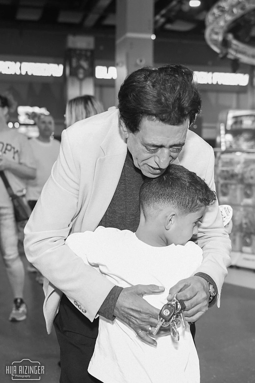 שימי תבורי והנכד תו פרינס