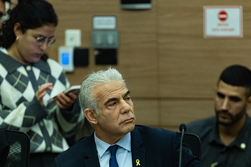 יאיר לפיד בוועדת החוץ והביטחון