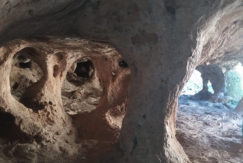 מערת חלילים