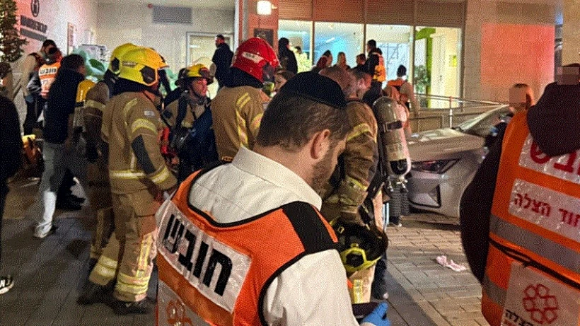 זירת השריפה בירושלים, שממנה חולץ ילד בן 10 במצב אנוש