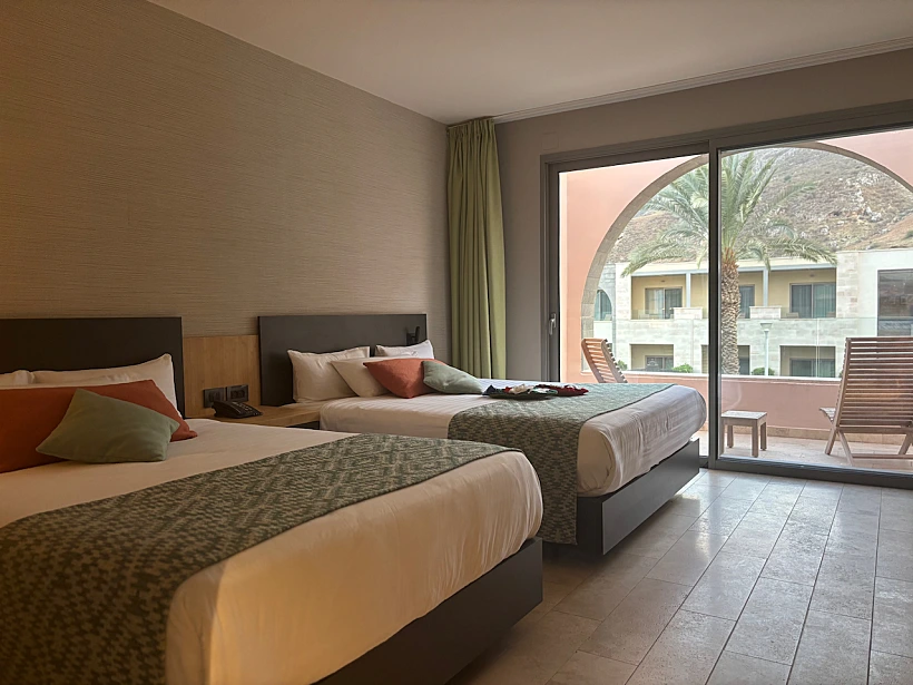 חדר באגף הדרומי במלון מגדלה