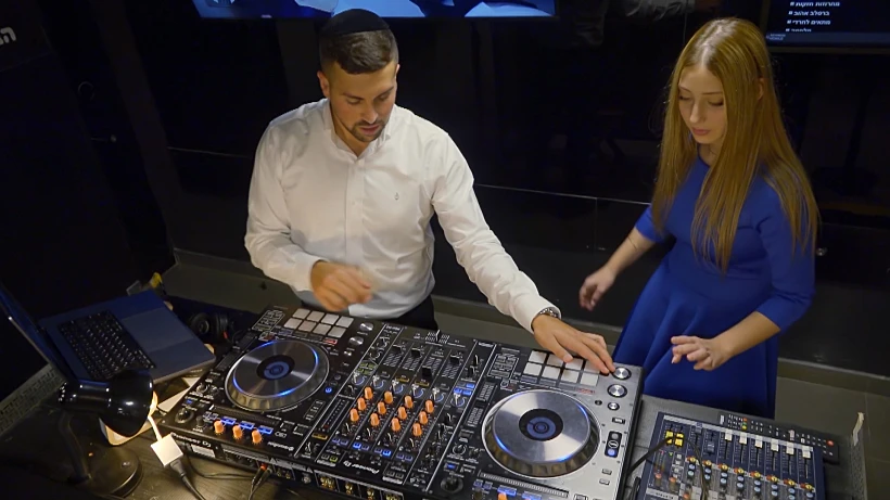 אסתר קנוחן ואריאל ג'יאן