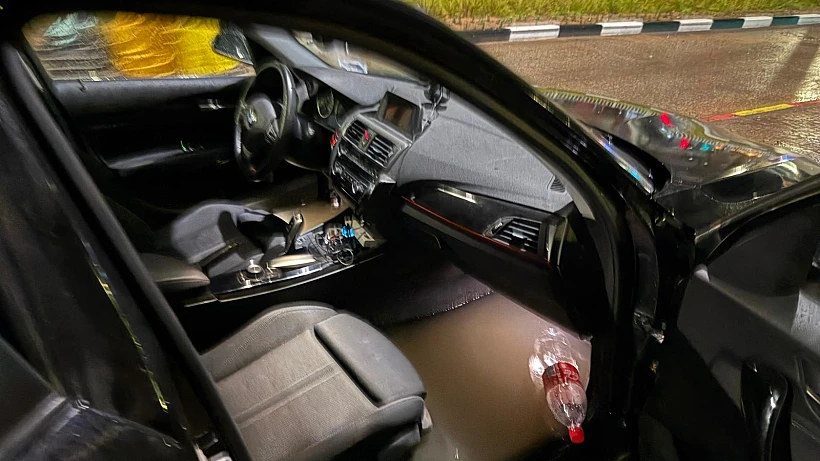 רכב שהוצף בבת ים