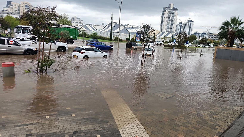 שיטפונות ביבנה