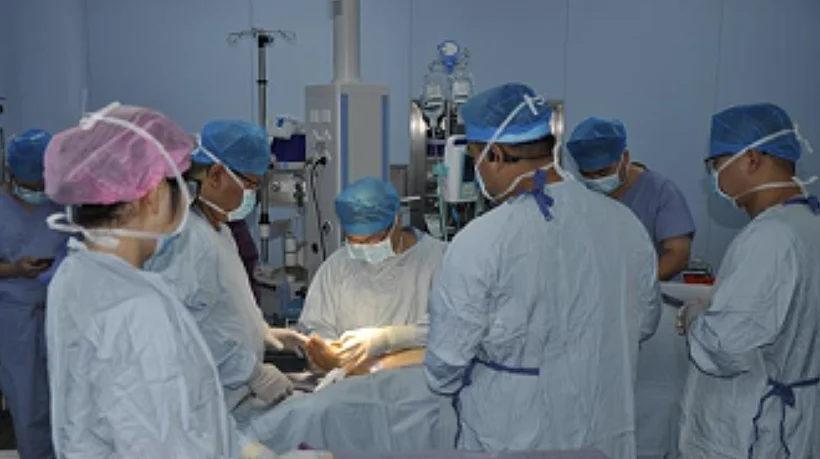 הצוות הרפואי שטיפל באישה