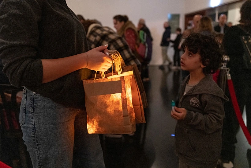 "סיור בחשיכה