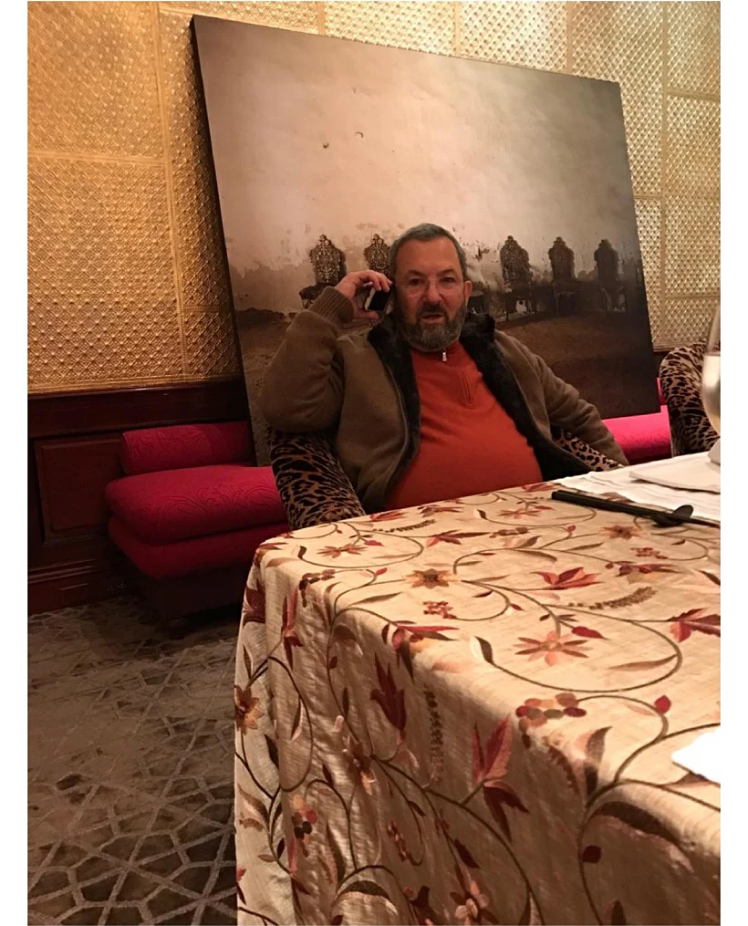 תמונתו של אהוד ברק מעזבונו של ג'פרי אפשטיין