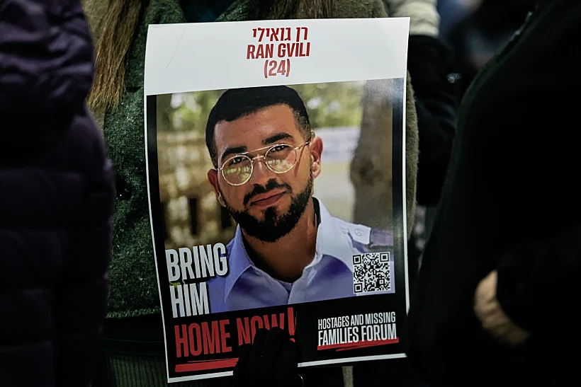 תמונתו של רן גואילי בעצרת במיתר