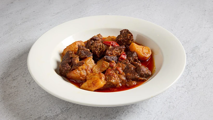 גולש הונגרי קלאסי במסעדת יוליה