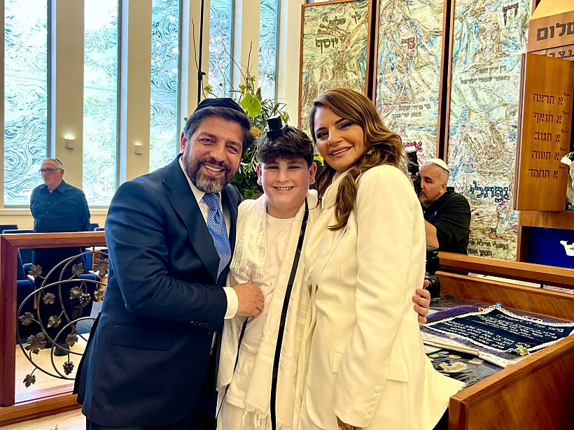 אופירה אסייג, בנה אייל והרב מרדכי חסידים