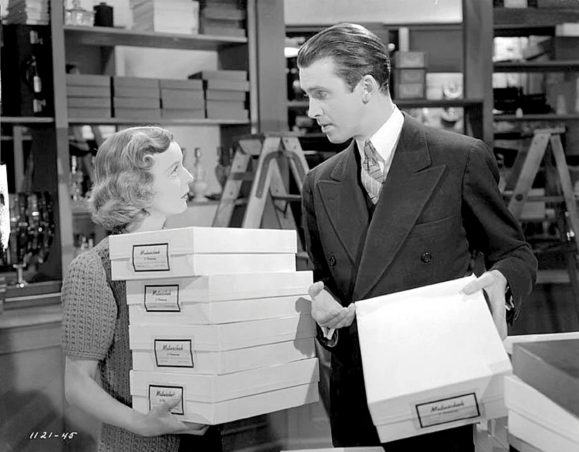 "החנות מעבר לפינה"