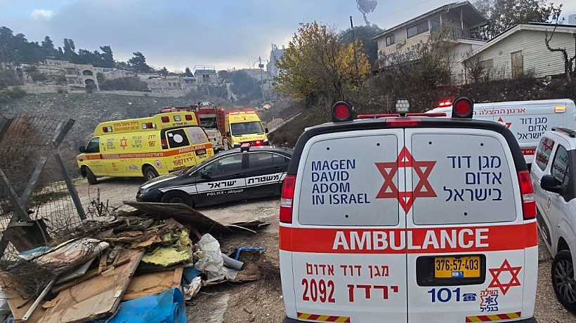 אמבולנסים וניידת משטרה בצפת