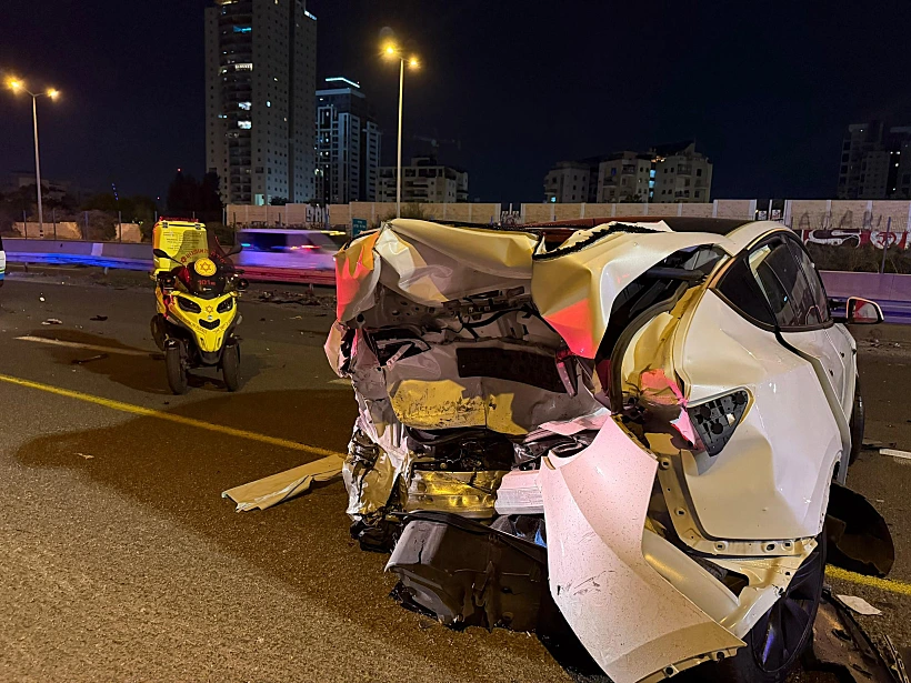 זירת התאונה בכביש 4