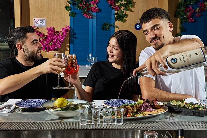 מסעדת "סלון יווני"