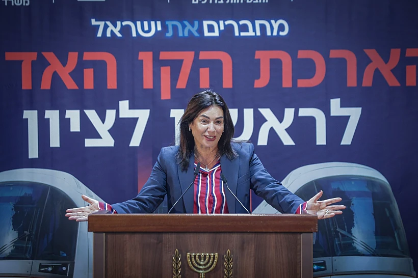 בנימין נתניהו ומירי רגב בטקס לחתימת הארכת הקו האדום של הרכבת הקלה