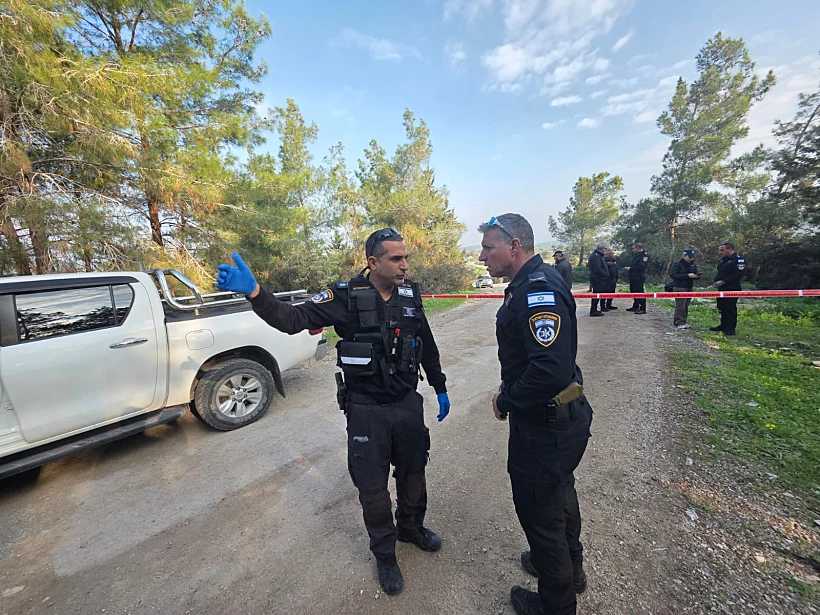 כוחות משטרה בזירת הרצח הכפול סמוך לח'וואלד