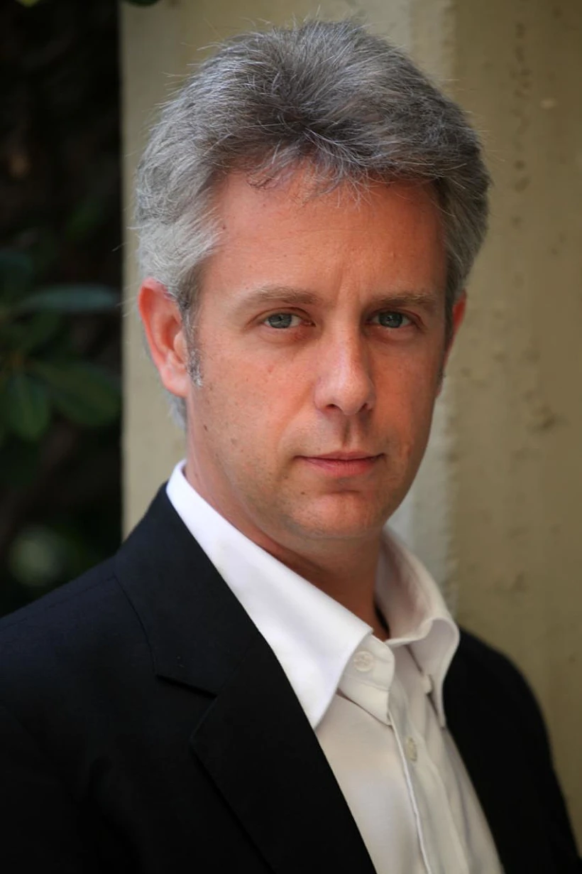 המנצח רונן בורדבסקי