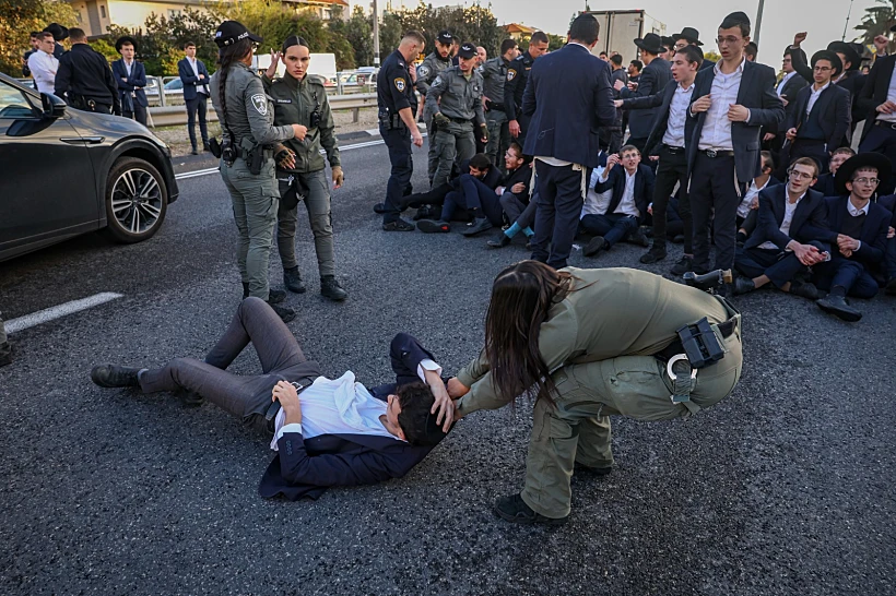 עימותים בין שוטרים למפגינים חרדים בכביש 4