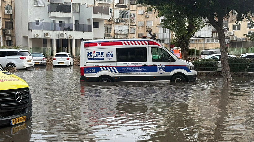 אמבולנס זק"א שטבע בהצפות באשדוד