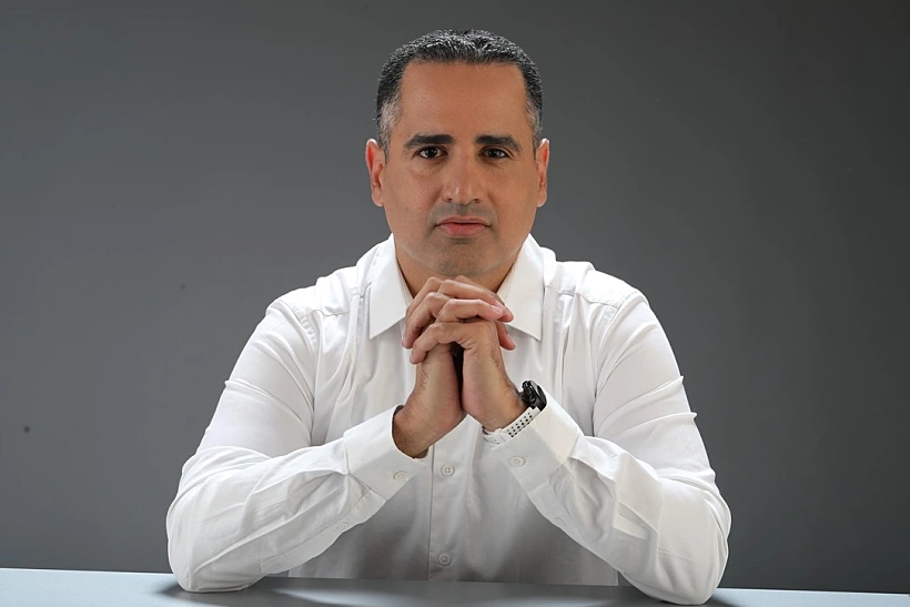 מוטי אזולאי, דוקטורנט לניהול, החוקר התנהגות צרכנית ושווקים דיגיטליים