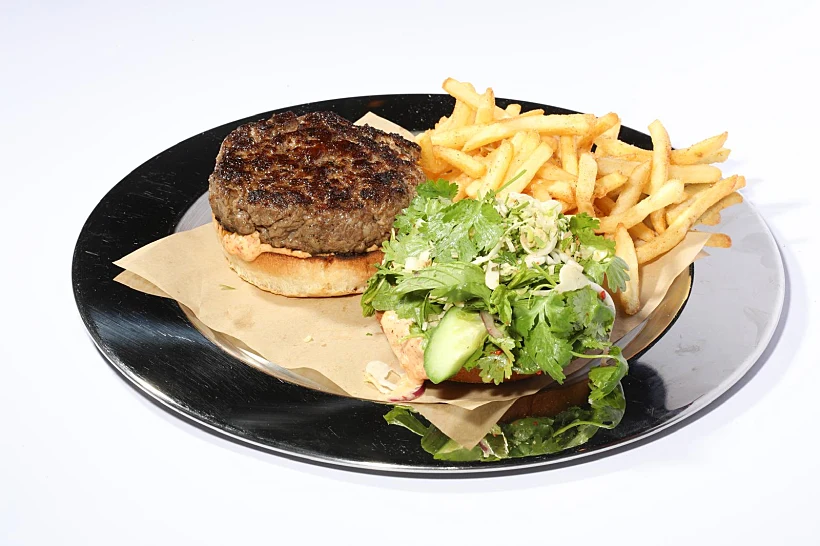 המבורגר "נאם טוק