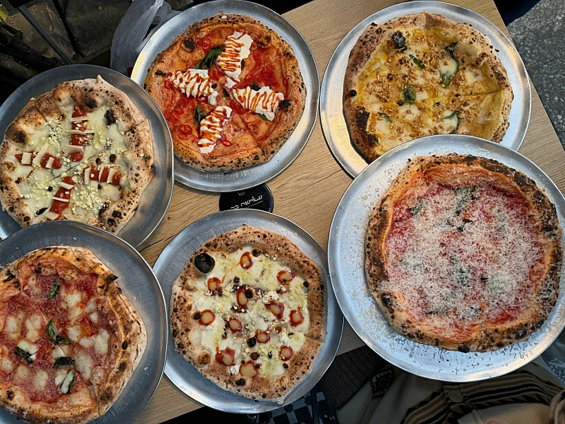 פיצות של "Not You Nonna's"