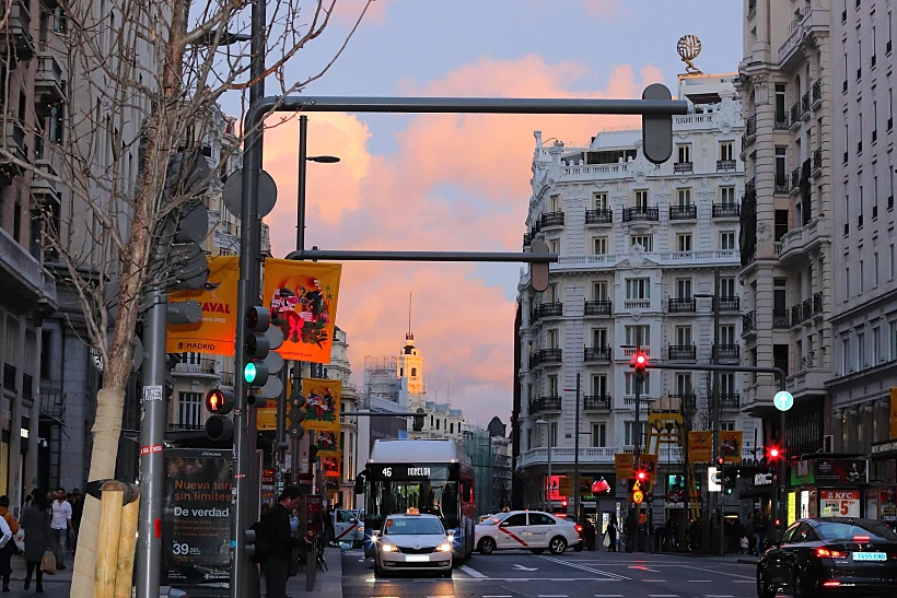 Madrid רחוב Gran Vía – רחוב הקניות הראשי במדריד