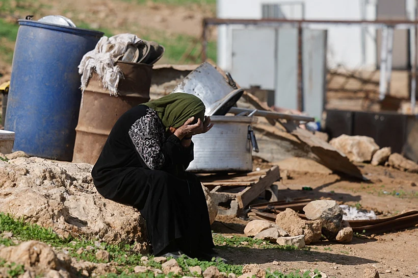 בדואים פלסטינים בעין עוג'ה עוזבים את בתיהם בעקבות אלימות מתנחלים