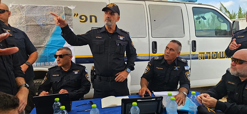 המפכ"ל דני לוי בזירת החיפושים באשקלון