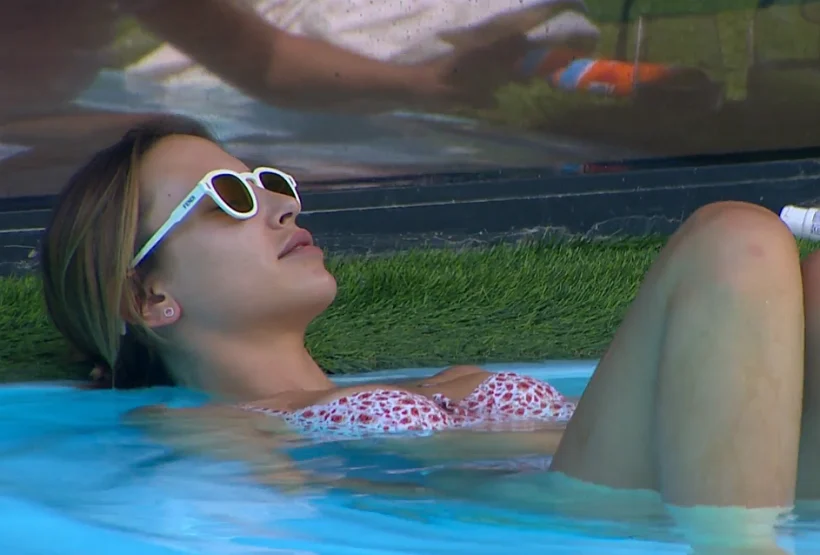 רומי גולשת במחשבות